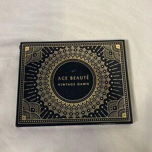 Ace Beaute Pigmented Eye Shadow Palette Vintage Dawn